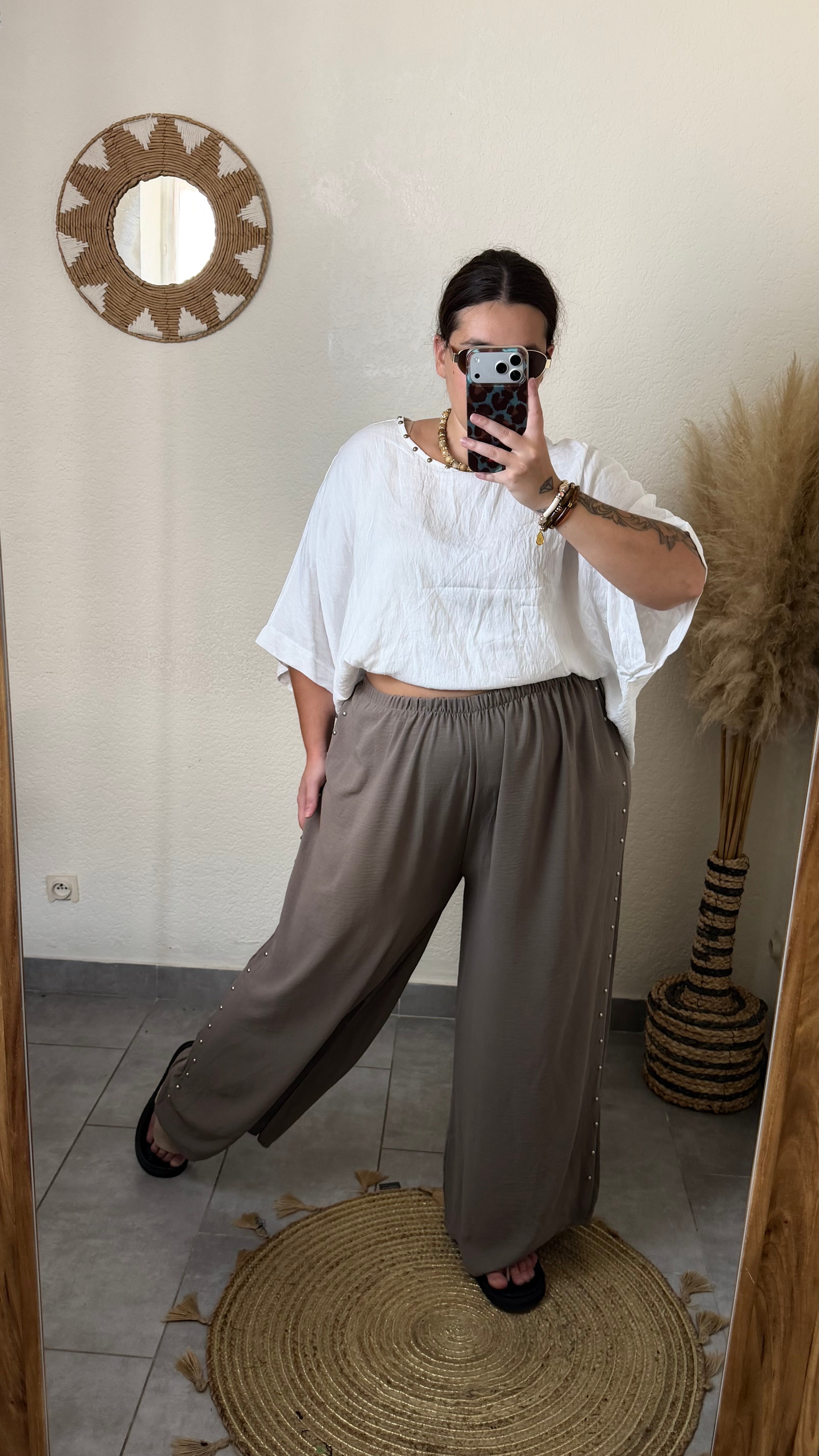 Pantalon clouté