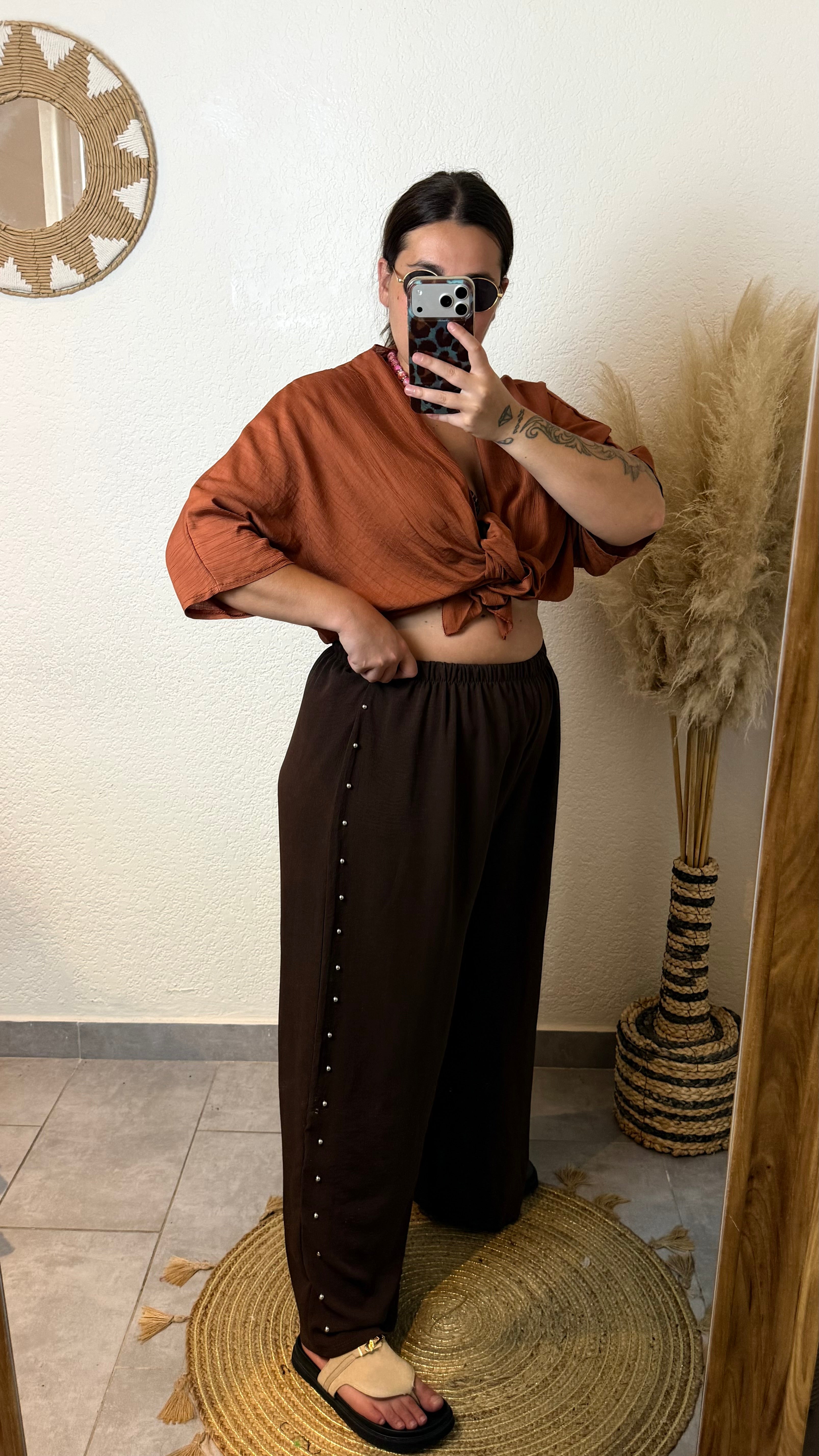 Pantalon clouté